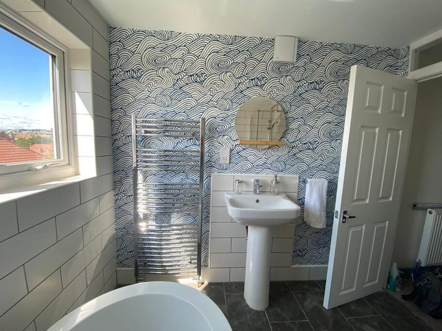 Sea Biscuit Cottage, สการ์โบโรห์ ภายนอก รูปภาพ
