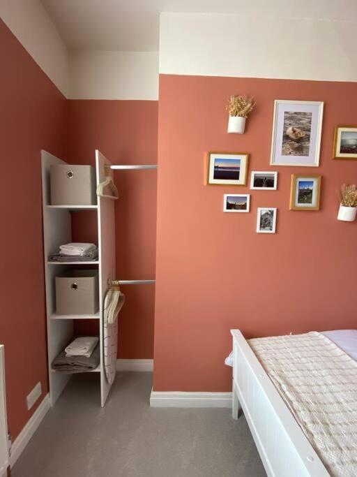 Sea Biscuit Cottage, สการ์โบโรห์ ภายนอก รูปภาพ