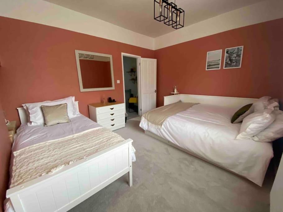 Sea Biscuit Cottage, สการ์โบโรห์ ภายนอก รูปภาพ
